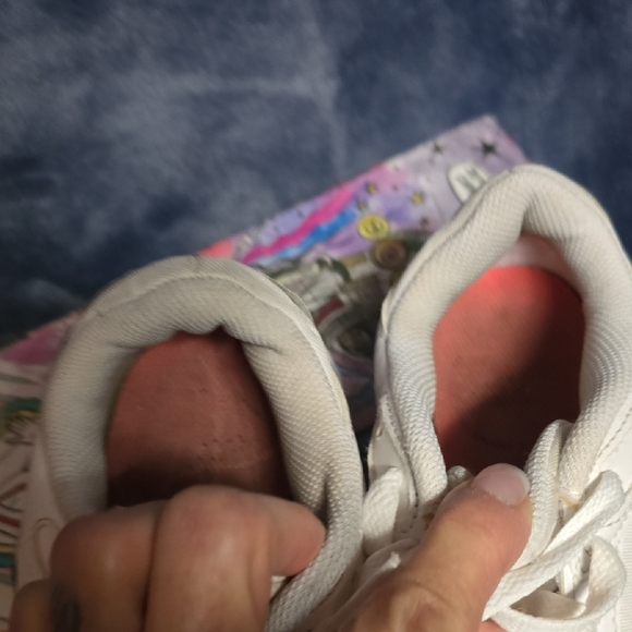 Nike White and Coral Sneakers with Black Swoosh - Picture 3 of 5